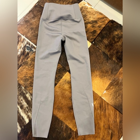 Vuori Evolve Uplift Leggings Smoke - Picture 3 of 6